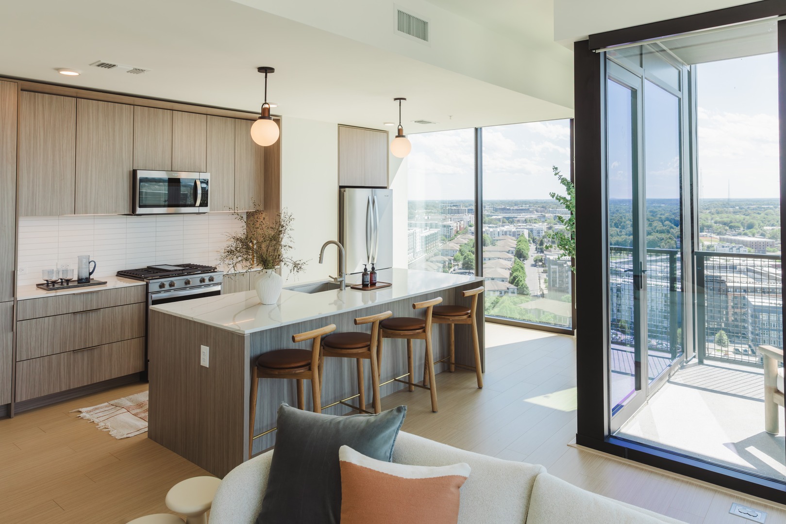 Linea-Luxury-Apartment-Kitchen-Charlotte-North-Carolina