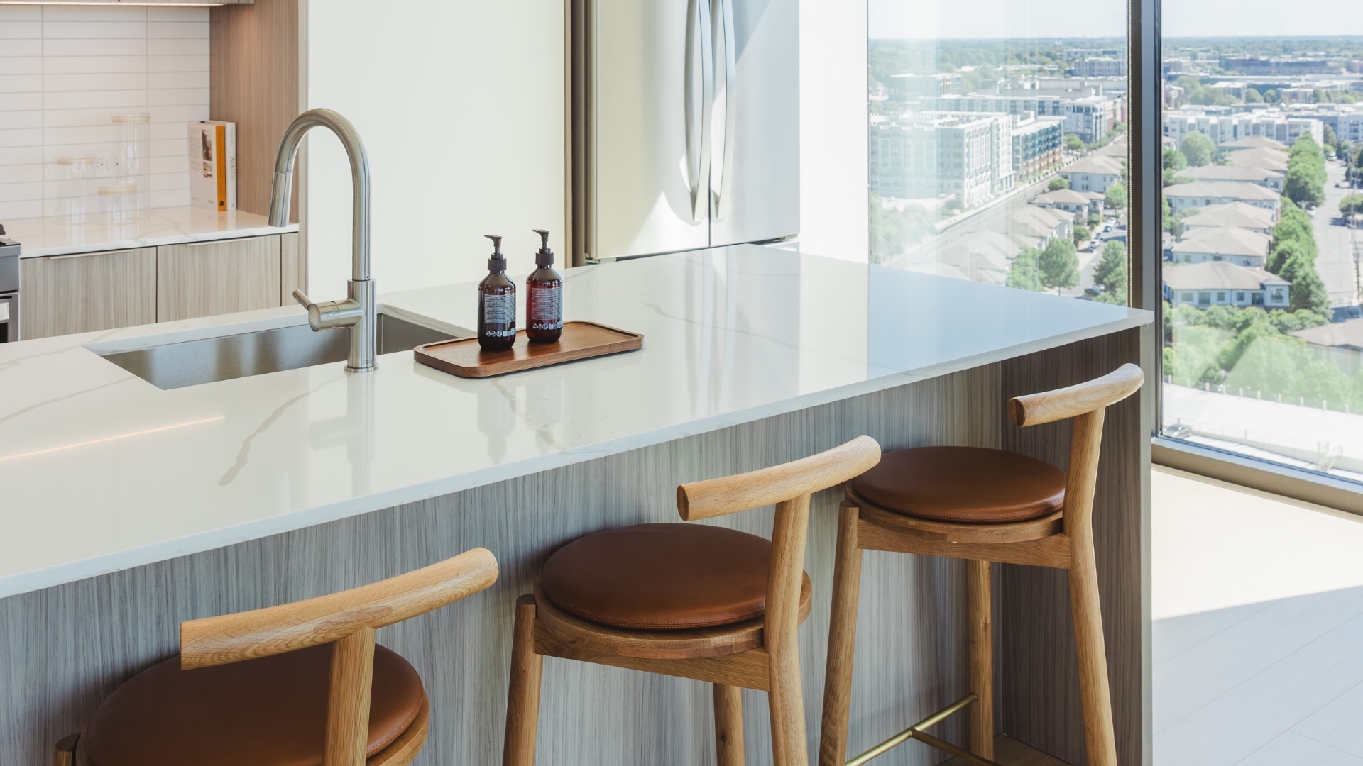 Linea-Luxury-Apartment-Kitchen-Charlotte-North-Carolina