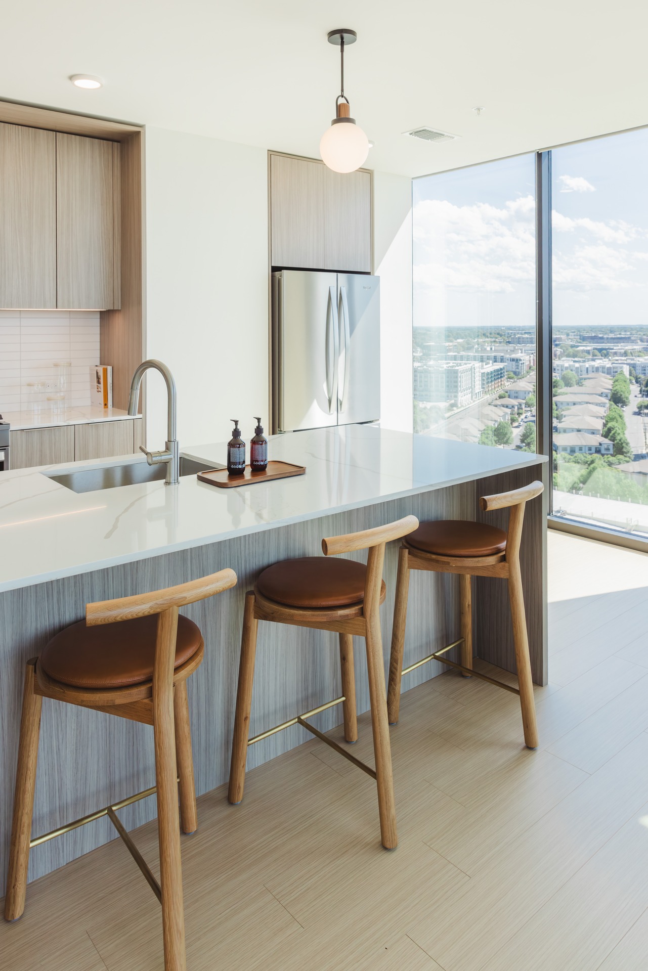 Linea-Luxury-Apartment-Kitchen-Charlotte-North-Carolina