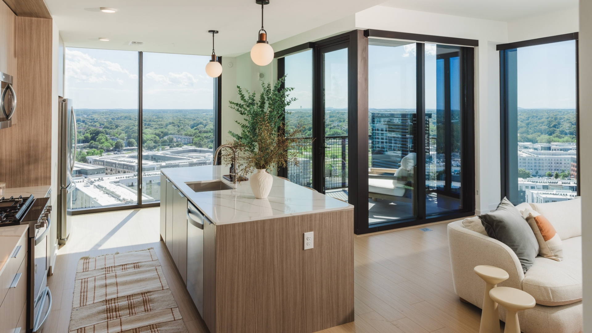 Linea-Luxury-Apartment-Kitchen-Charlotte-North-Carolina