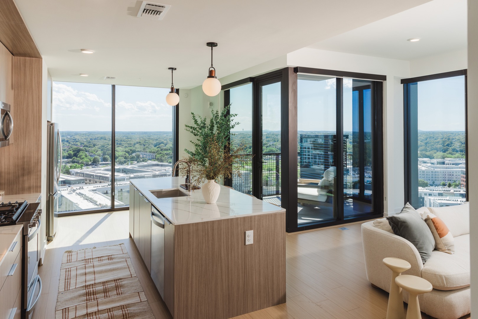 Linea-Luxury-Apartment-Kitchen-Charlotte-North-Carolina