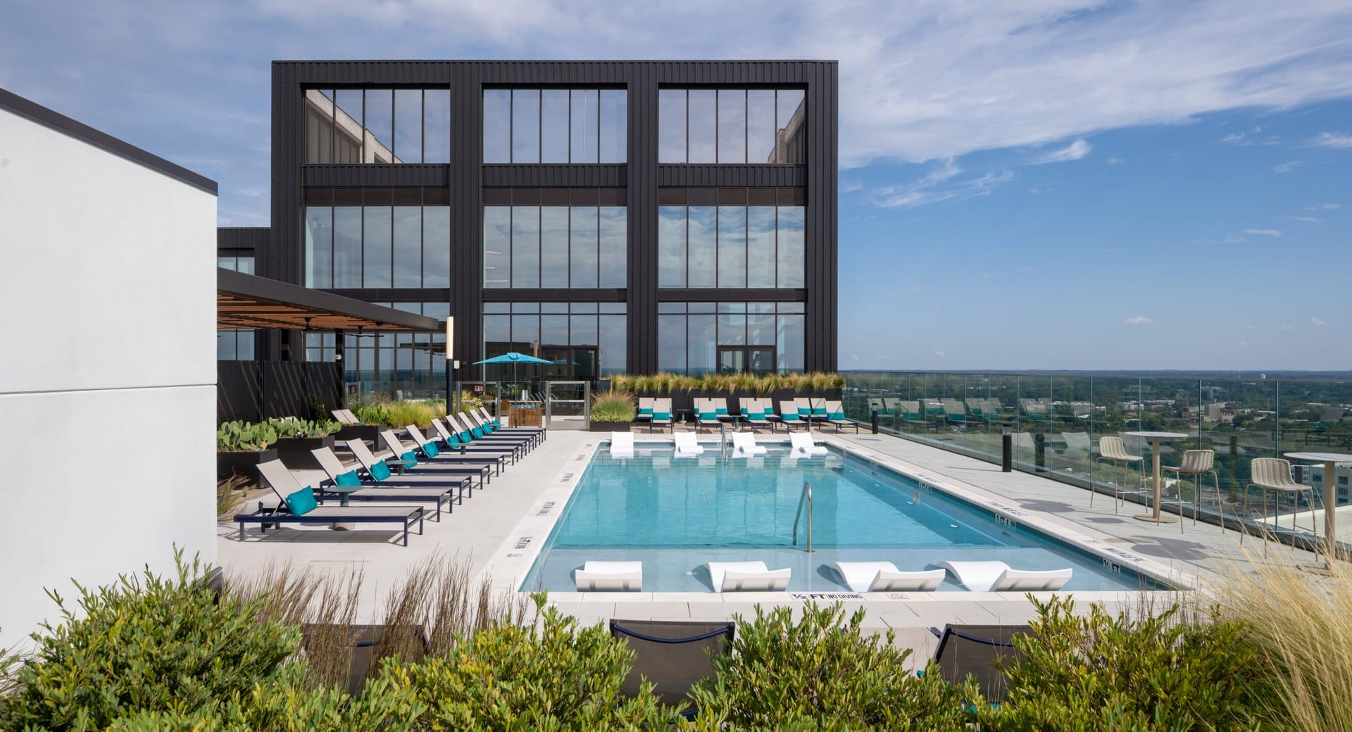 Linea-Luxury-Pool-Charlotte-North-Carolina